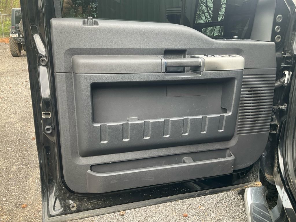 Used 2016 Ford F250 Lariat w/ Lariat Ultimate Package AWD/4WD image 17