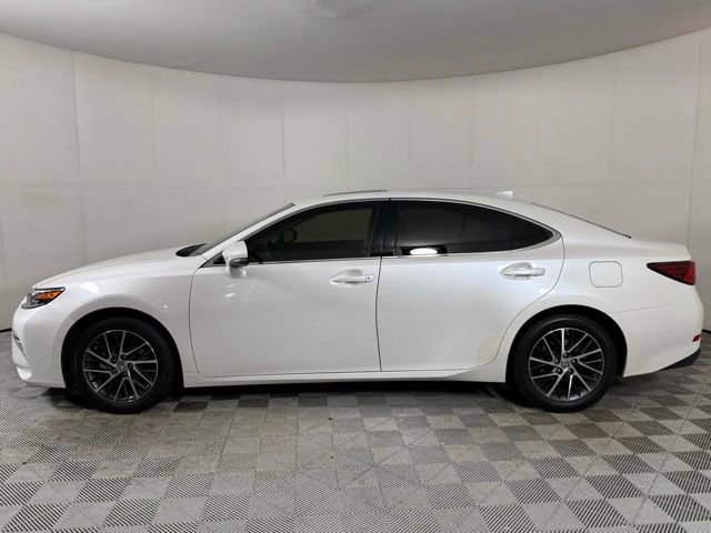 Used 2018 Lexus ES 350 350 w/ Luxury Package w/Wood Trim image 3