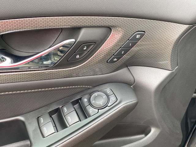 Used 2023 Chevrolet Traverse Premier w/ Redline Edition AWD/4WD image 19
