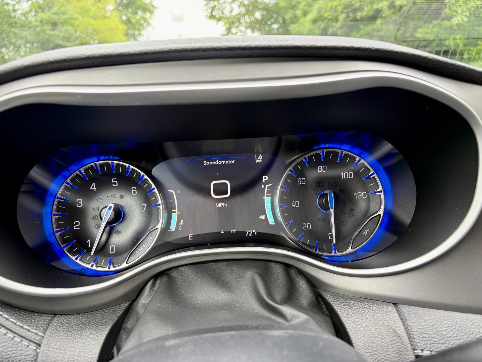New 2027 Chrysler Pacifica Select FWD image 3