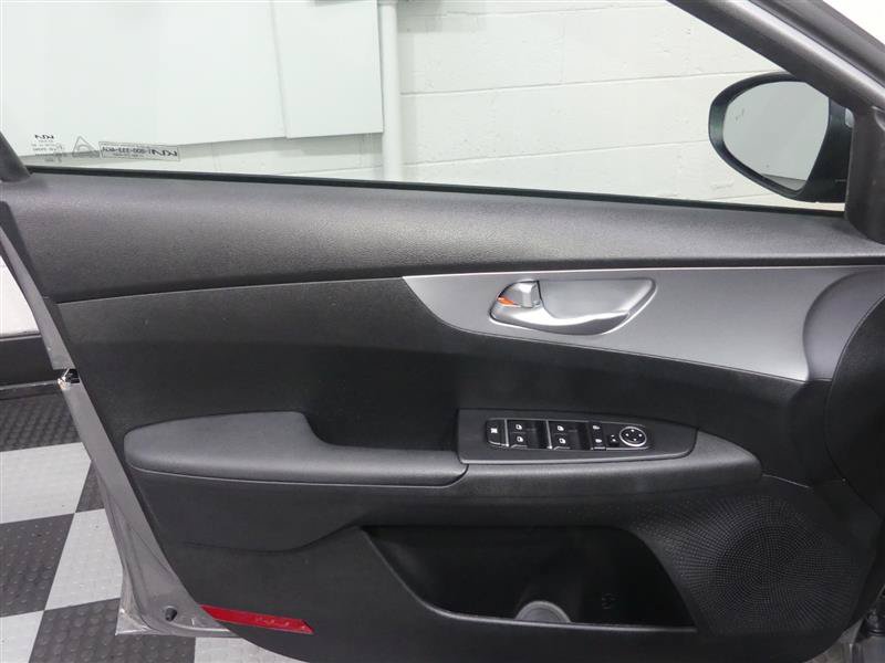 Used 2023 Kia Forte LXS w/ LXS Technology Package FWD image 18