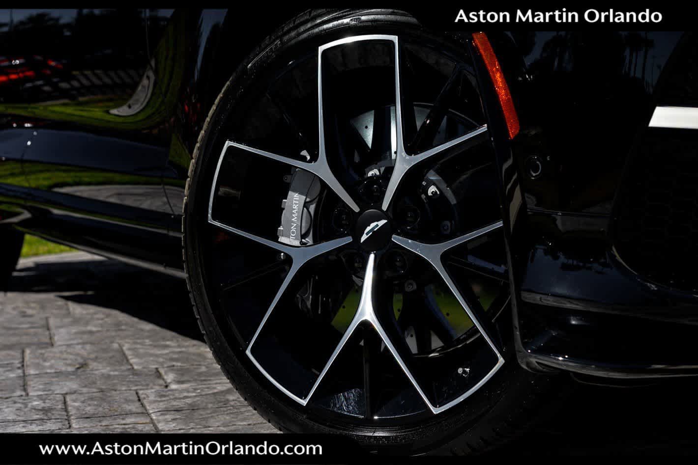 Used 2025 Aston Martin DBX 707 image 4