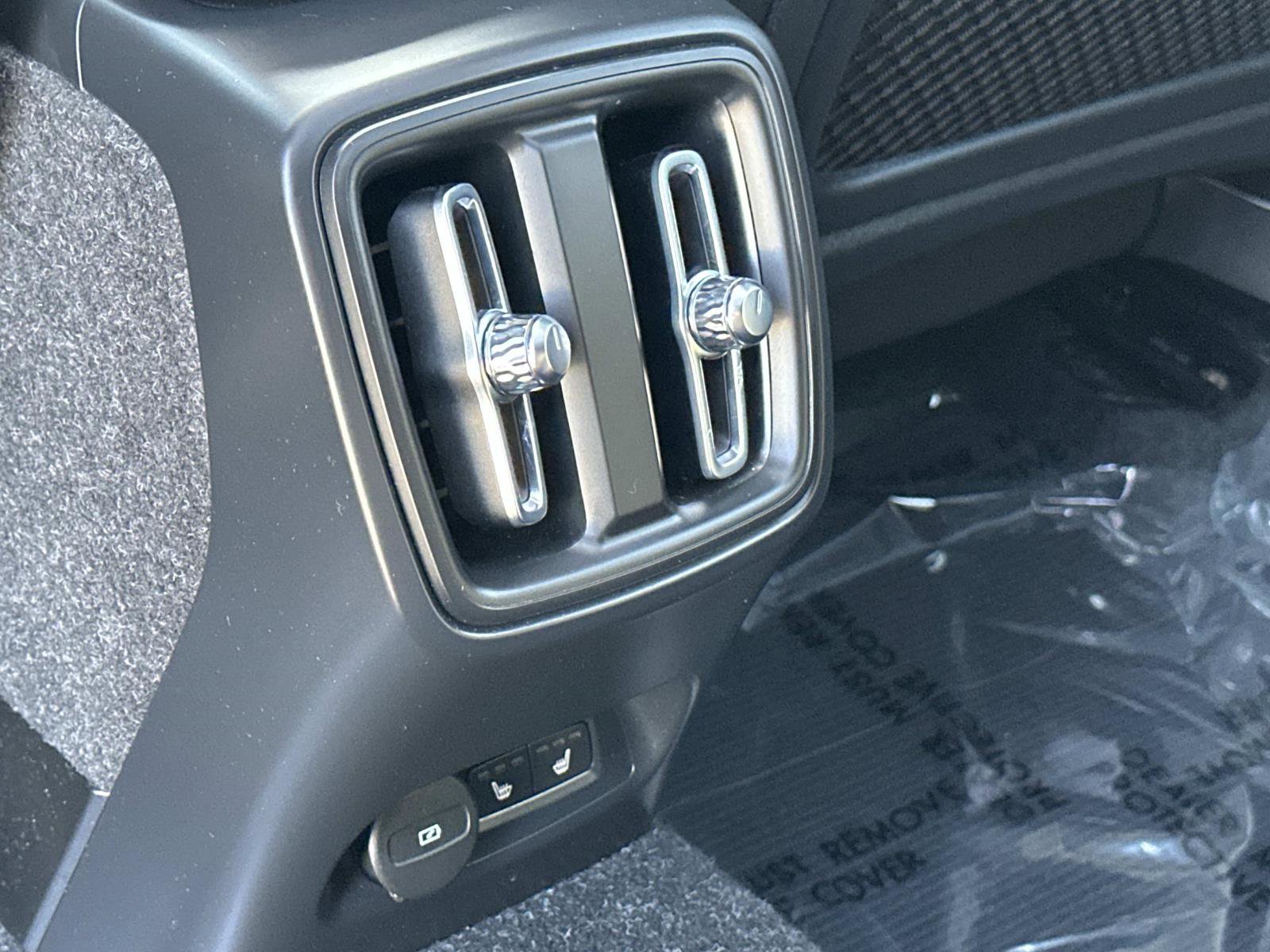 Certified 2023 Volvo C40 P8 Recharge Ultimate image 22