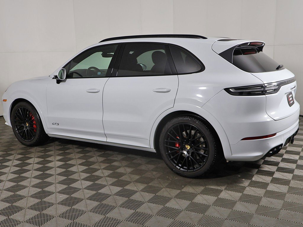Used 2022 Porsche Cayenne GTS image 16