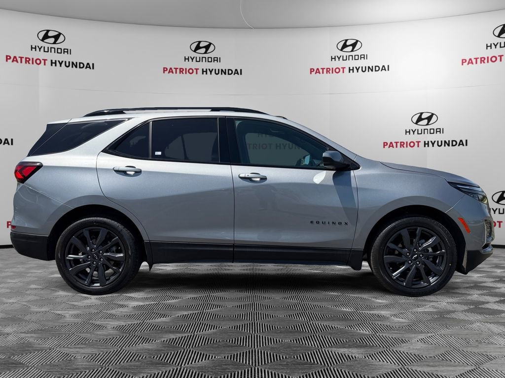 Used 2023 Chevrolet Equinox RS image 2