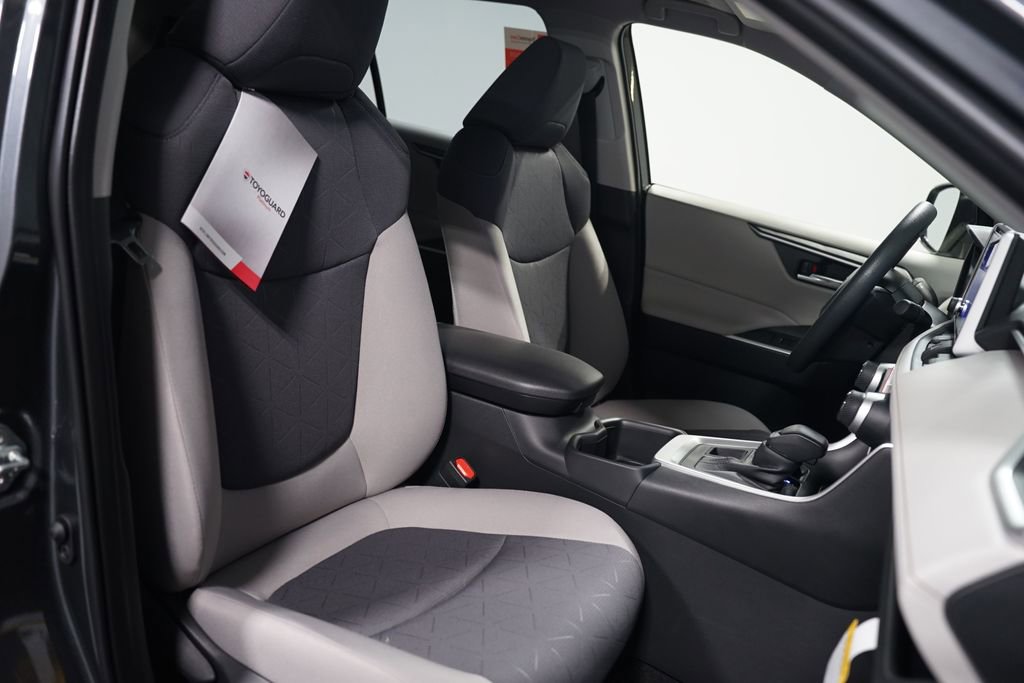 New 2025 Toyota RAV4 XLE image 28