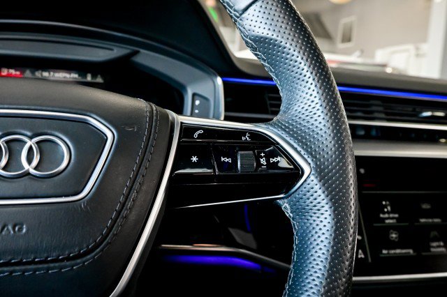 Used 2022 Audi S8 w/ S8 Comfort Plus Package image 36
