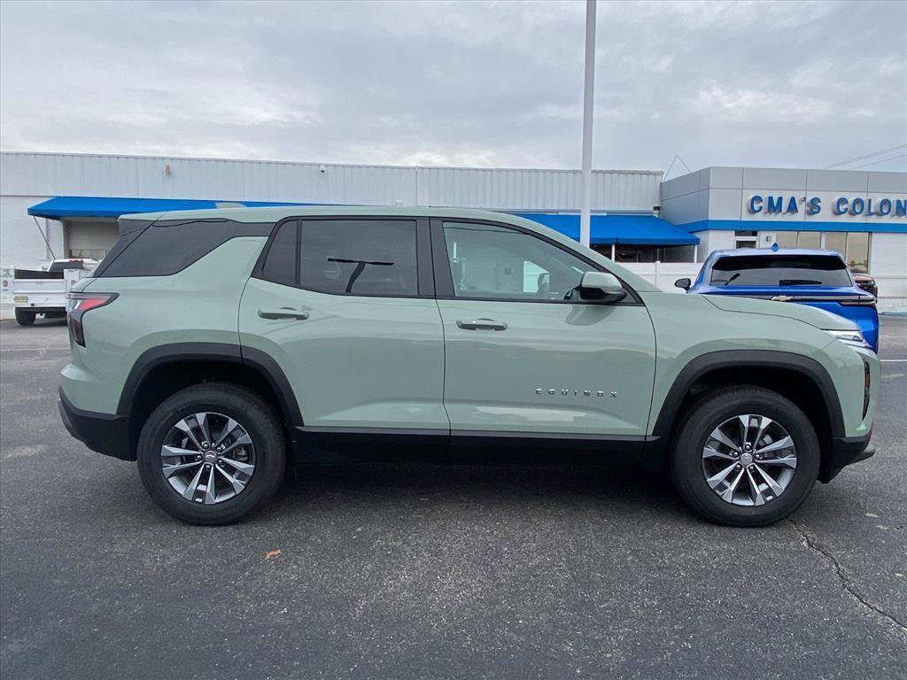 New 2026 Chevrolet Equinox LT image 2