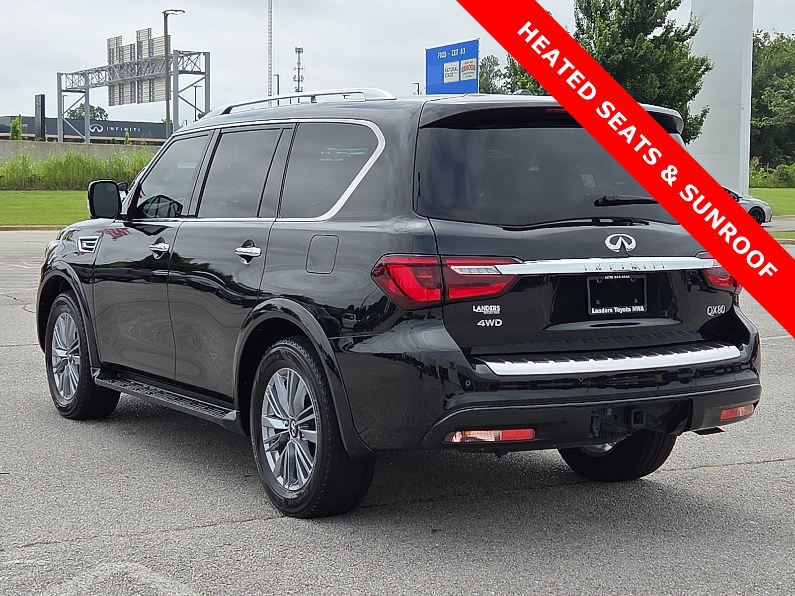Used 2023 INFINITI QX80 Luxe w/ Cargo Package AWD/4WD image 4