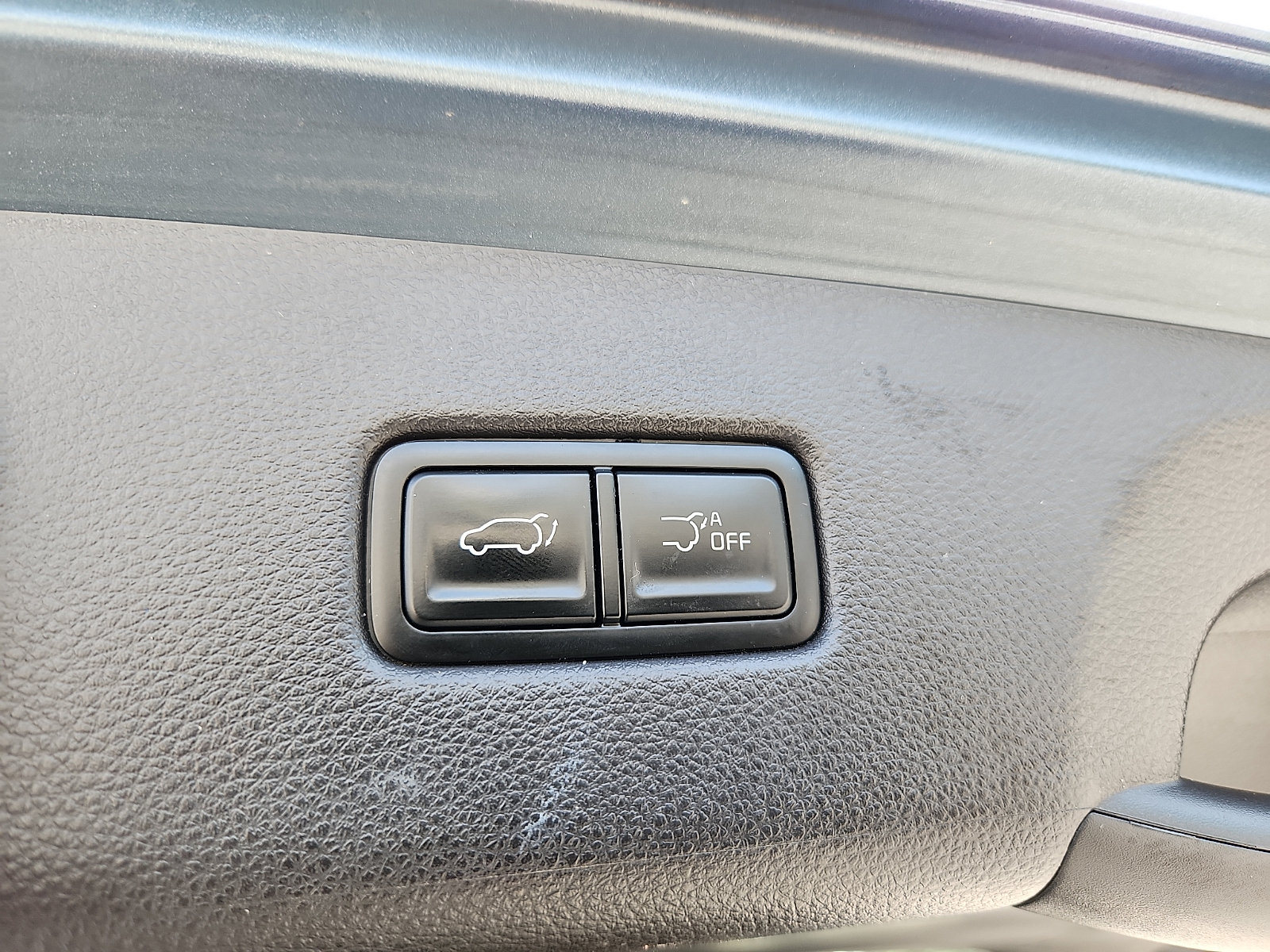 Certified 2024 Kia Carnival EX FWD image 32