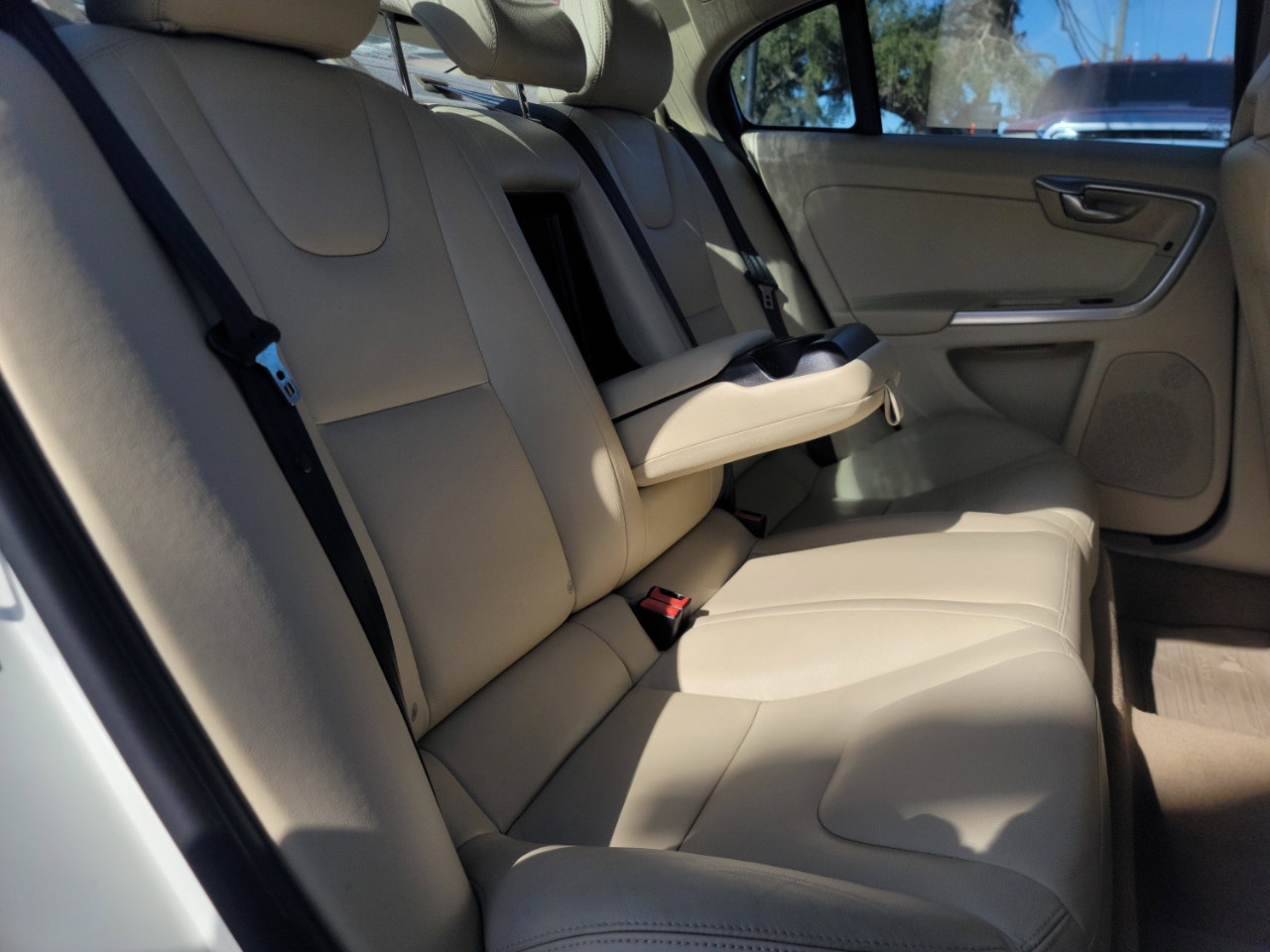 Used 2015 Volvo S60 T5 Premier image 16