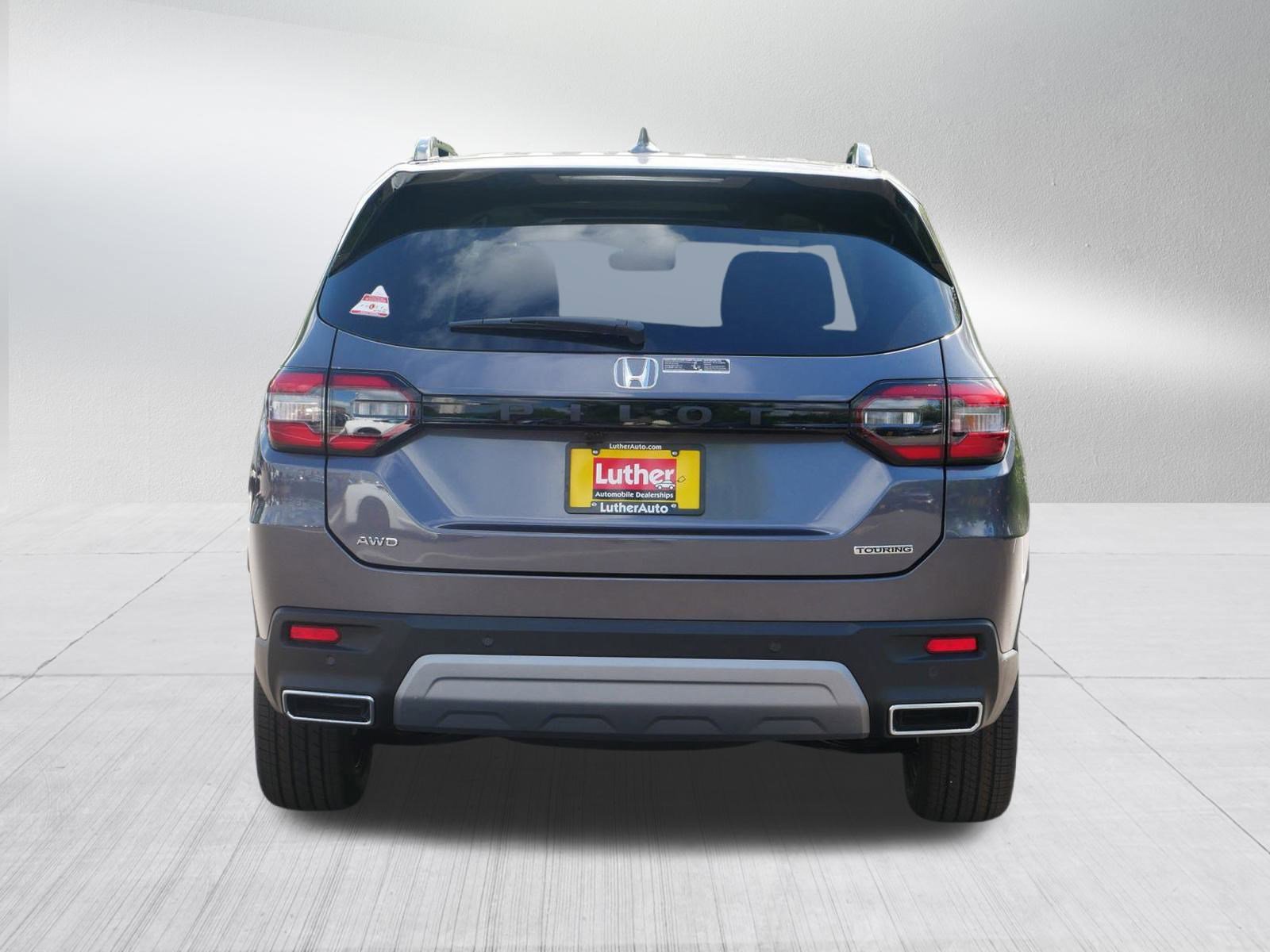 New 2025 Honda Pilot Touring image 6
