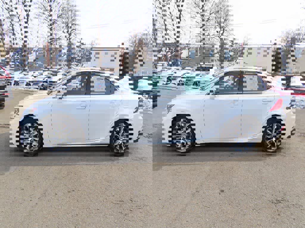 Used 2019 Lexus IS 300 image 3