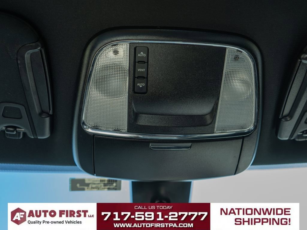 Used 2020 Dodge Charger SXT w/ Leather Interior Group image 19