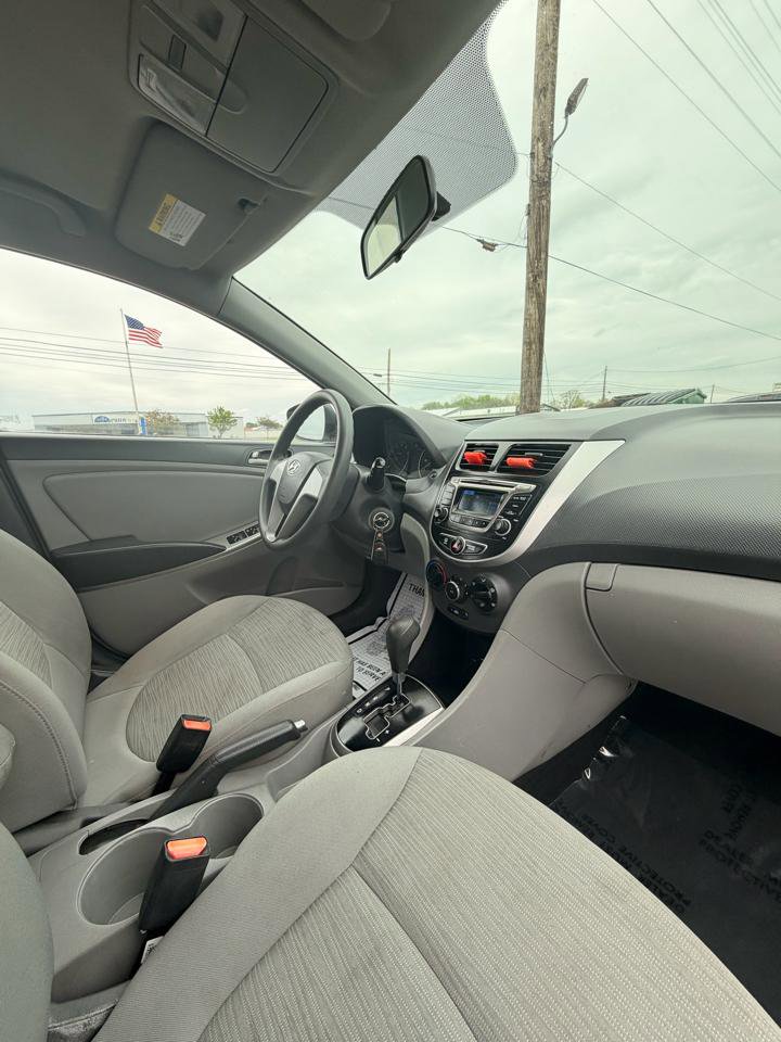 Used 2016 Hyundai Accent SE FWD image 19