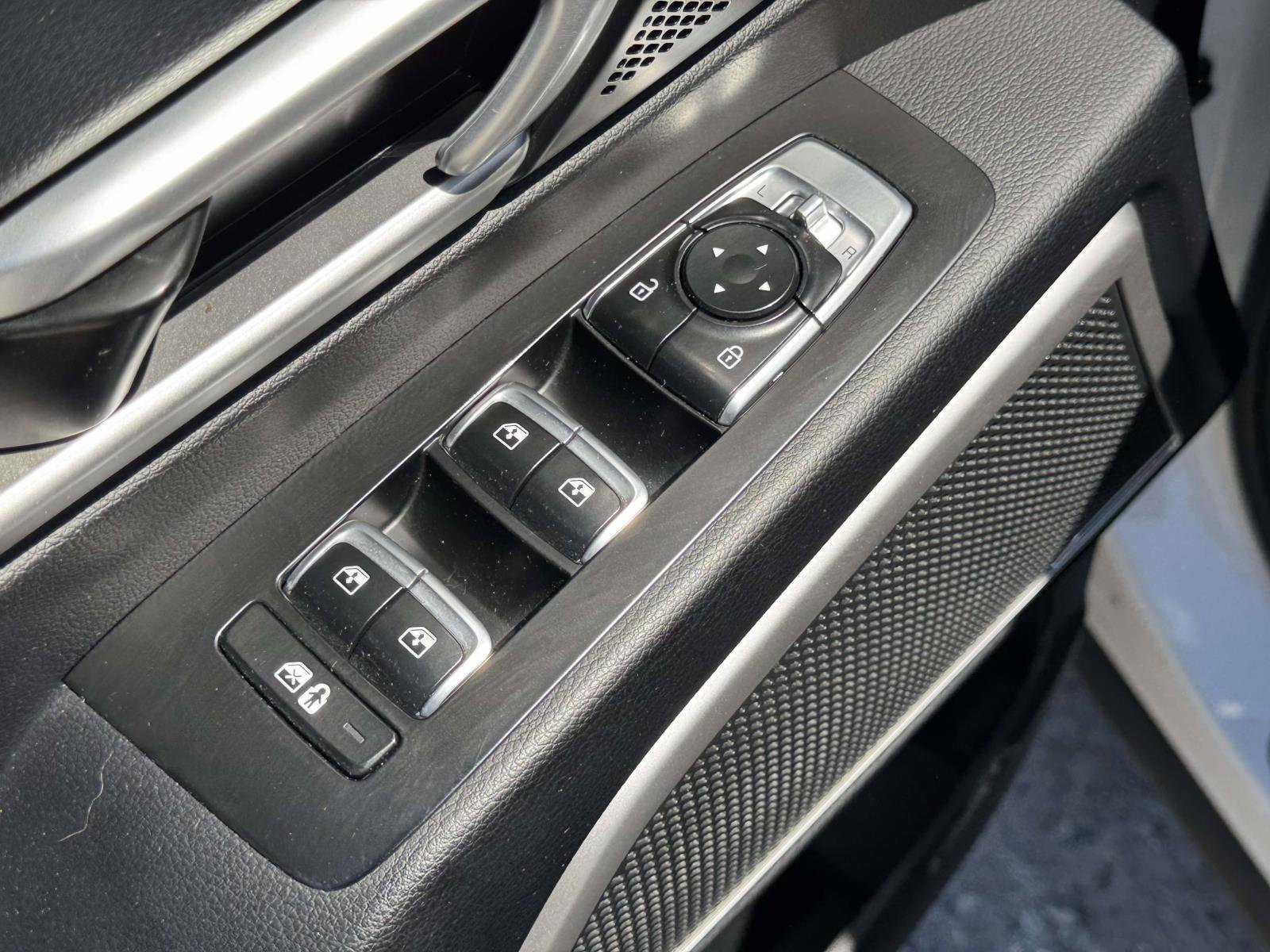 Used 2020 Kia Telluride LX AWD/4WD image 15