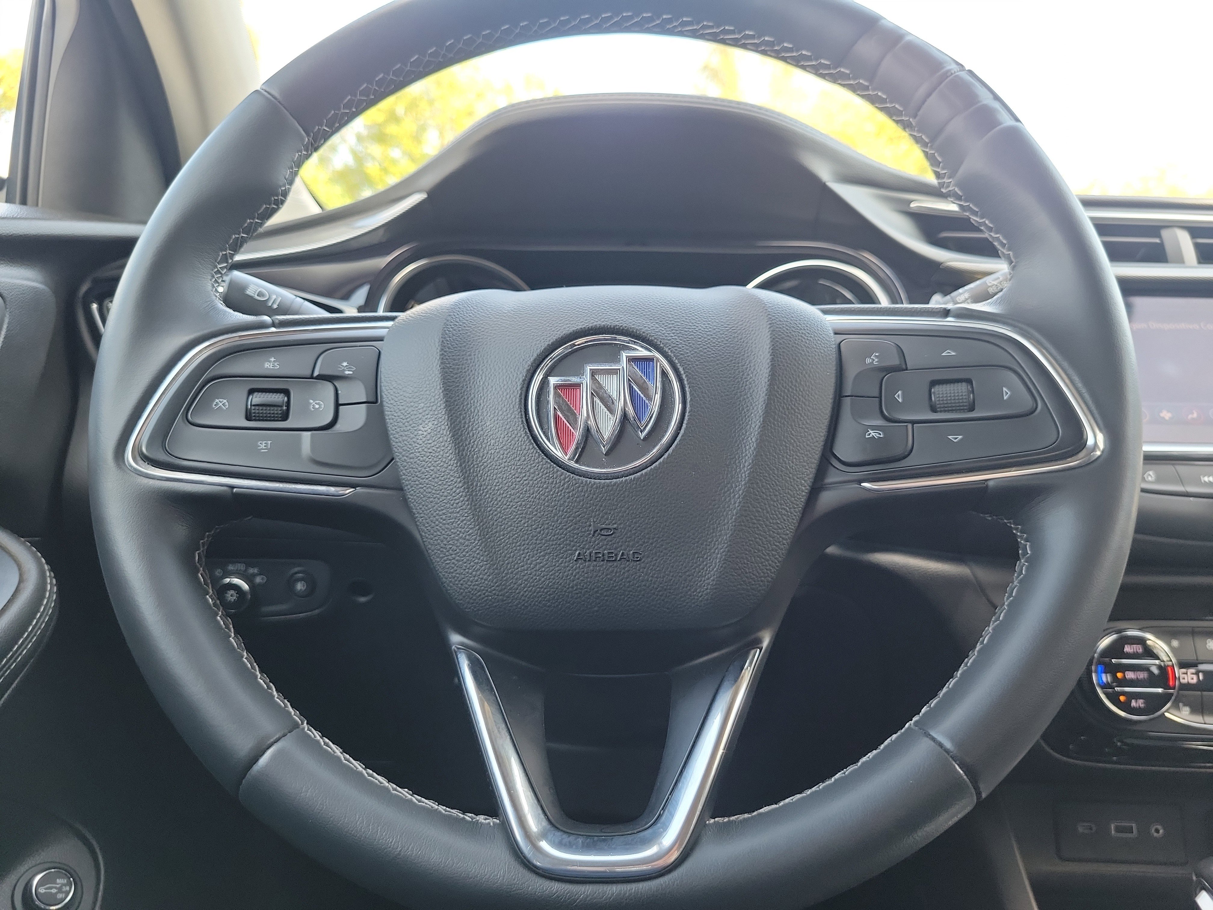 Used 2023 Buick Encore GX Select image 16