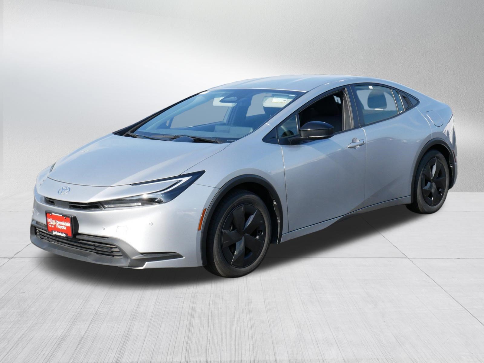 Certified 2025 Toyota Prius LE FWD image 3