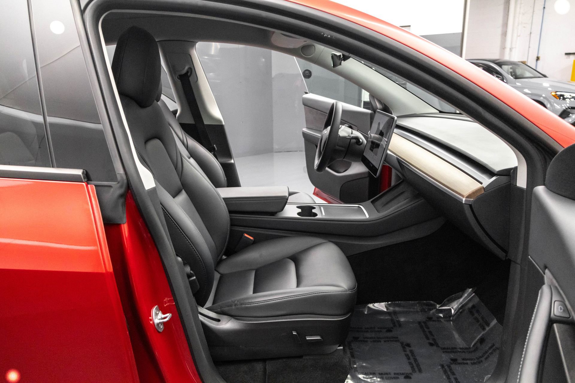 Used 2022 Tesla Model Y Long Range image 37