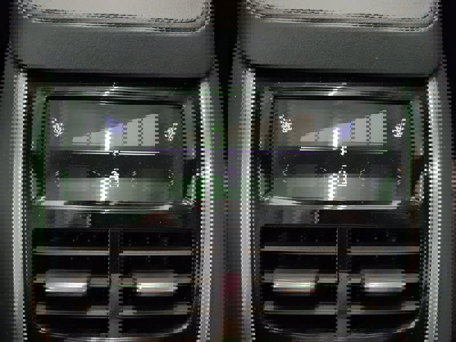 Used 2025 Volvo XC90 B6 Plus image 13