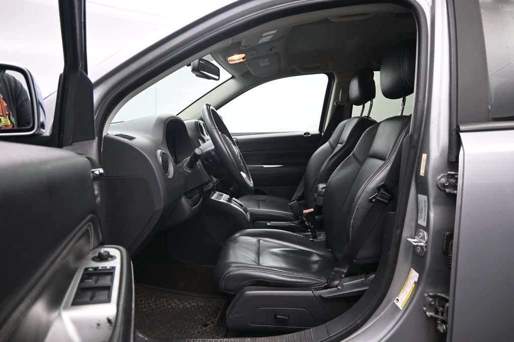 Used 2015 Jeep Compass Limited AWD/4WD image 16