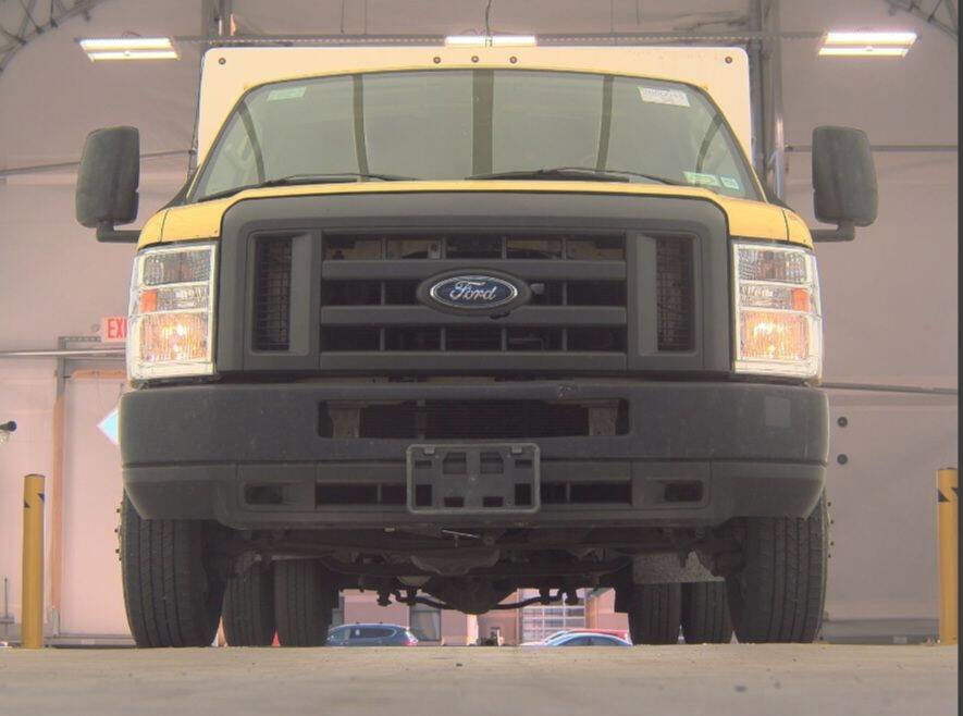 Used 2019 Ford E-450 and Econoline 450 Super Duty w/ Power Windows & Locks Group image 35