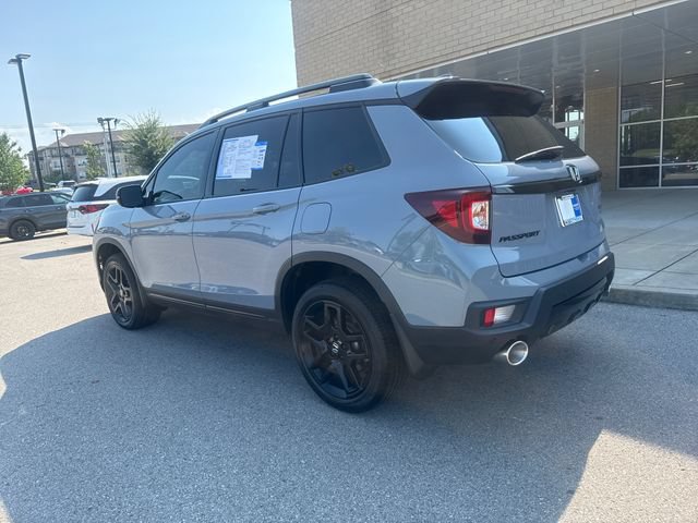 Certified 2025 Honda Passport Black Edition image 2