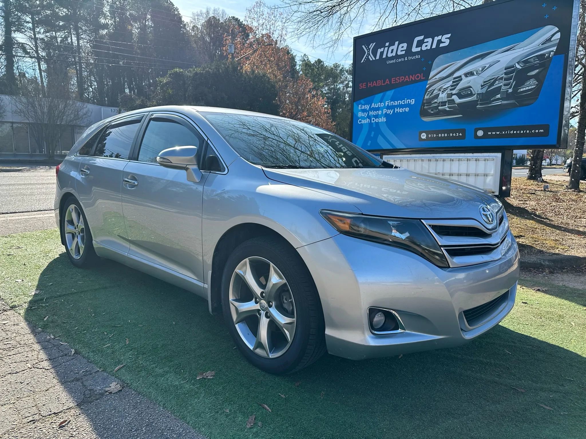 Used 2015 Toyota Venza XLE image 1