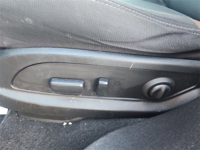 Used 2015 GMC Acadia SLE image 19