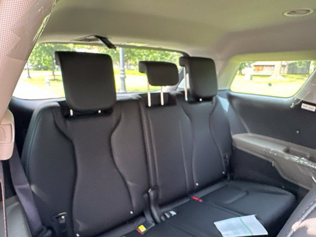 New 2026 Kia Carnival FWD image 24