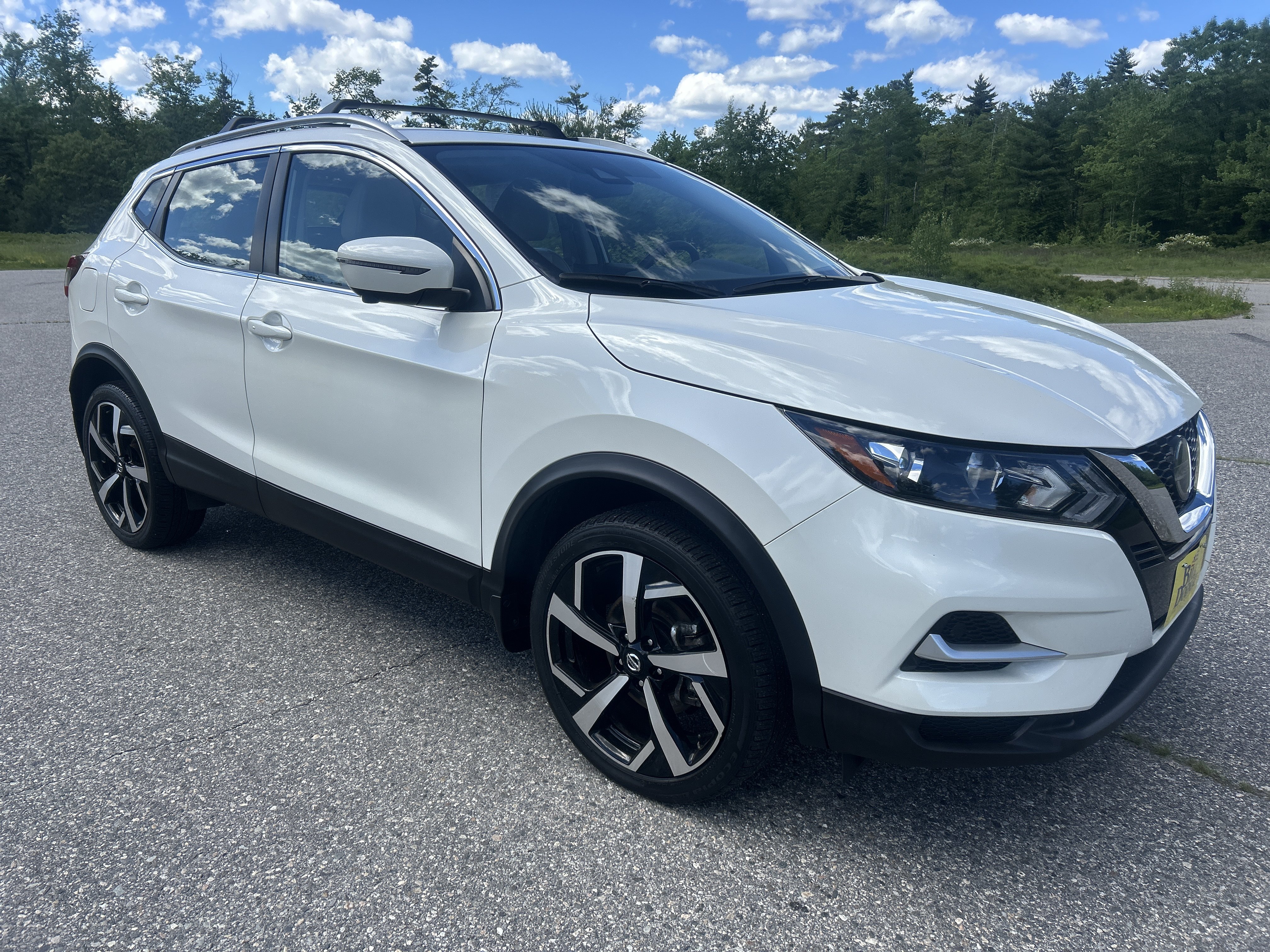 Certified 2022 Nissan Rogue Sport SL AWD/4WD image 3