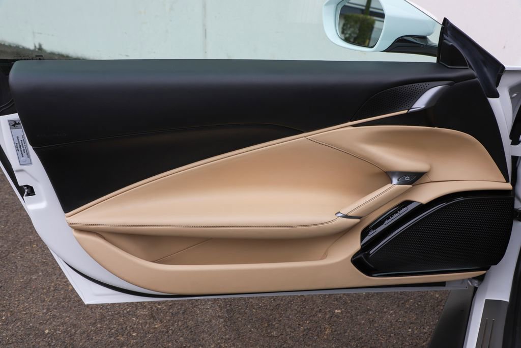 Certified 2023 Ferrari Roma image 9