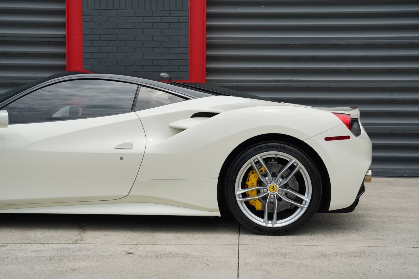 Used 2016 Ferrari 488 GTB RWD image 21