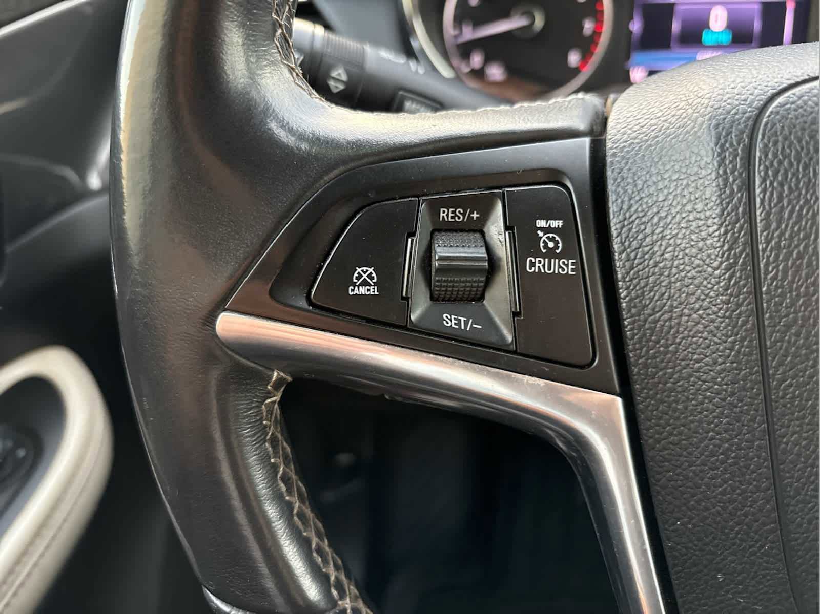 Used 2022 Buick Encore Preferred w/ Safety Package image 24