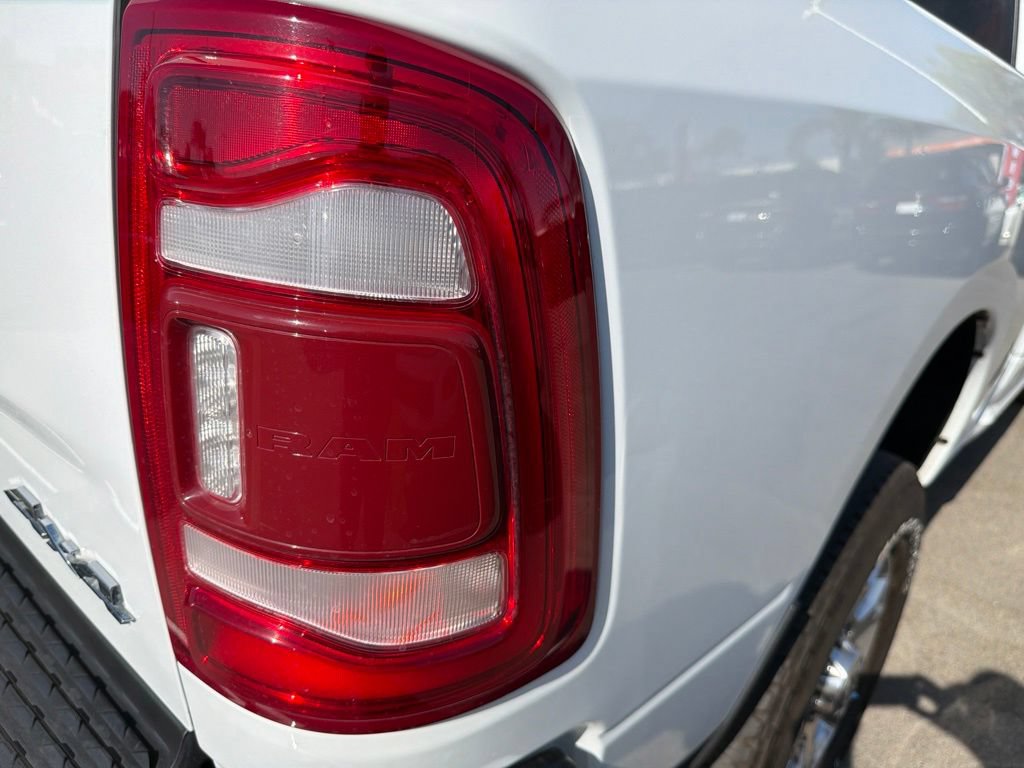 Used 2024 RAM 2500 Laramie AWD/4WD image 5