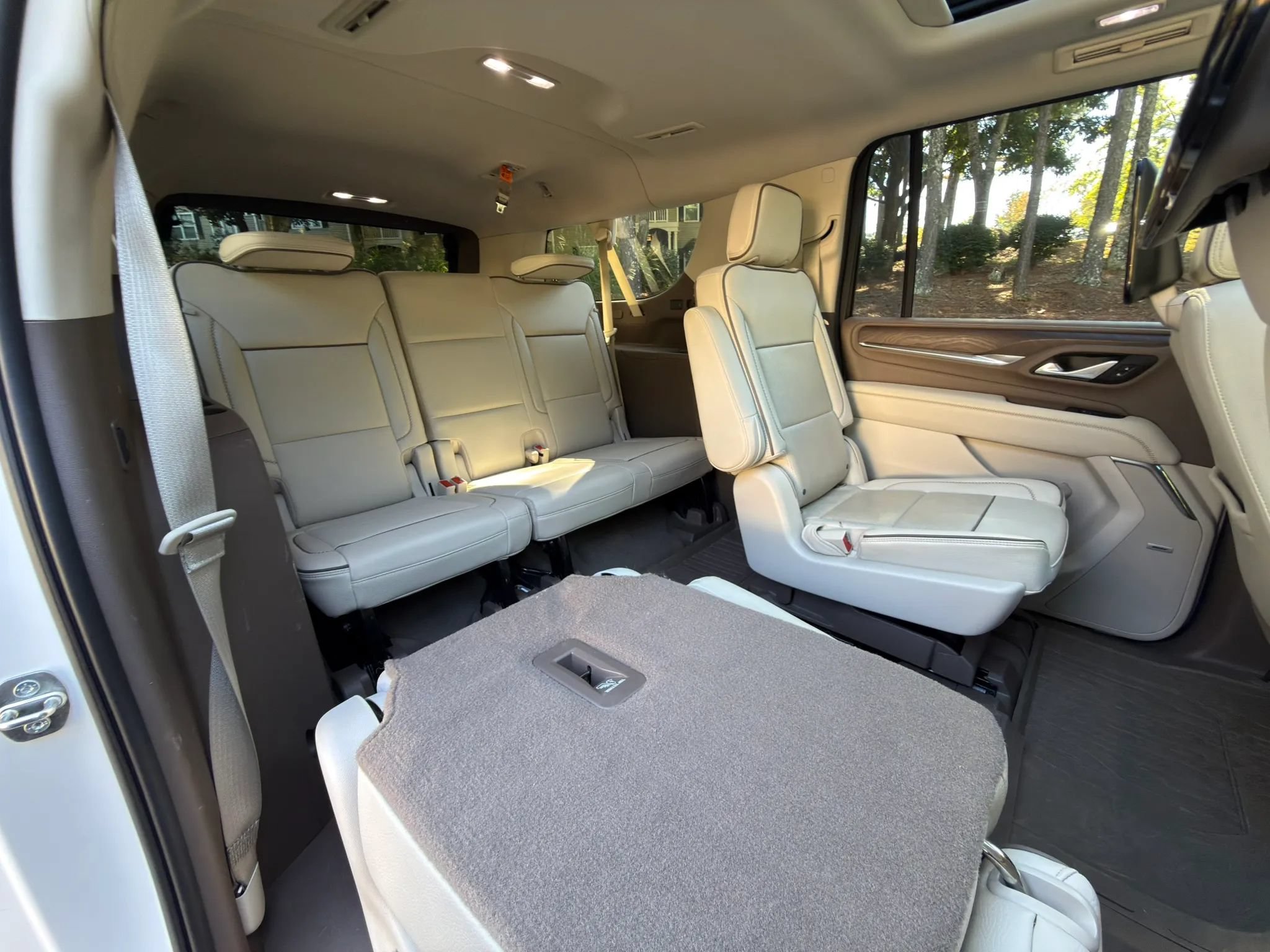 Used 2021 GMC Yukon XL Denali w/ Denali Premium Package RWD image 38
