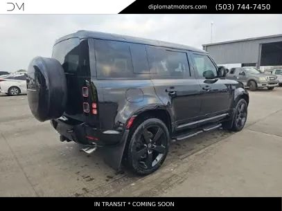 Used 2025 Land Rover Defender 110 V8 image 4