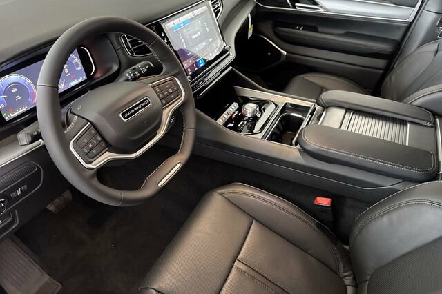 New 2026 Jeep Grand Wagoneer 4WD image 7