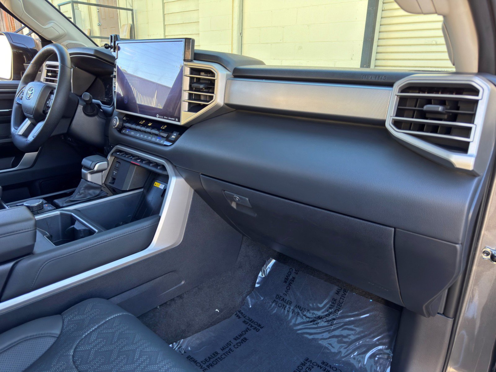 Used 2024 Toyota Tundra Limited AWD/4WD image 15