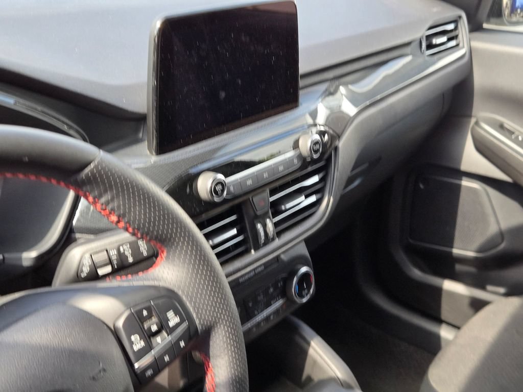 Used 2025 Ford Escape ST-Line Select AWD/4WD image 7