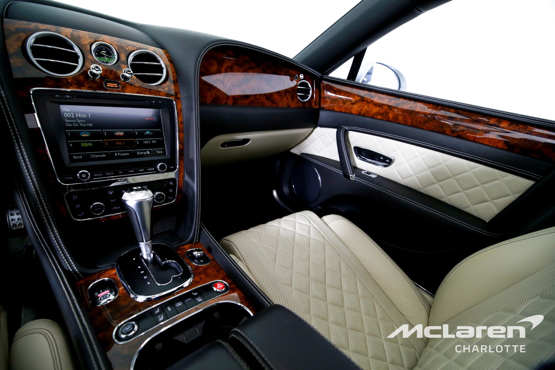 Used 2017 Bentley Flying Spur V8 image 15