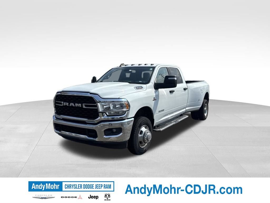 Used 2023 RAM 3500 Big Horn w/ Level 1 Equipment Group AWD/4WD image 3