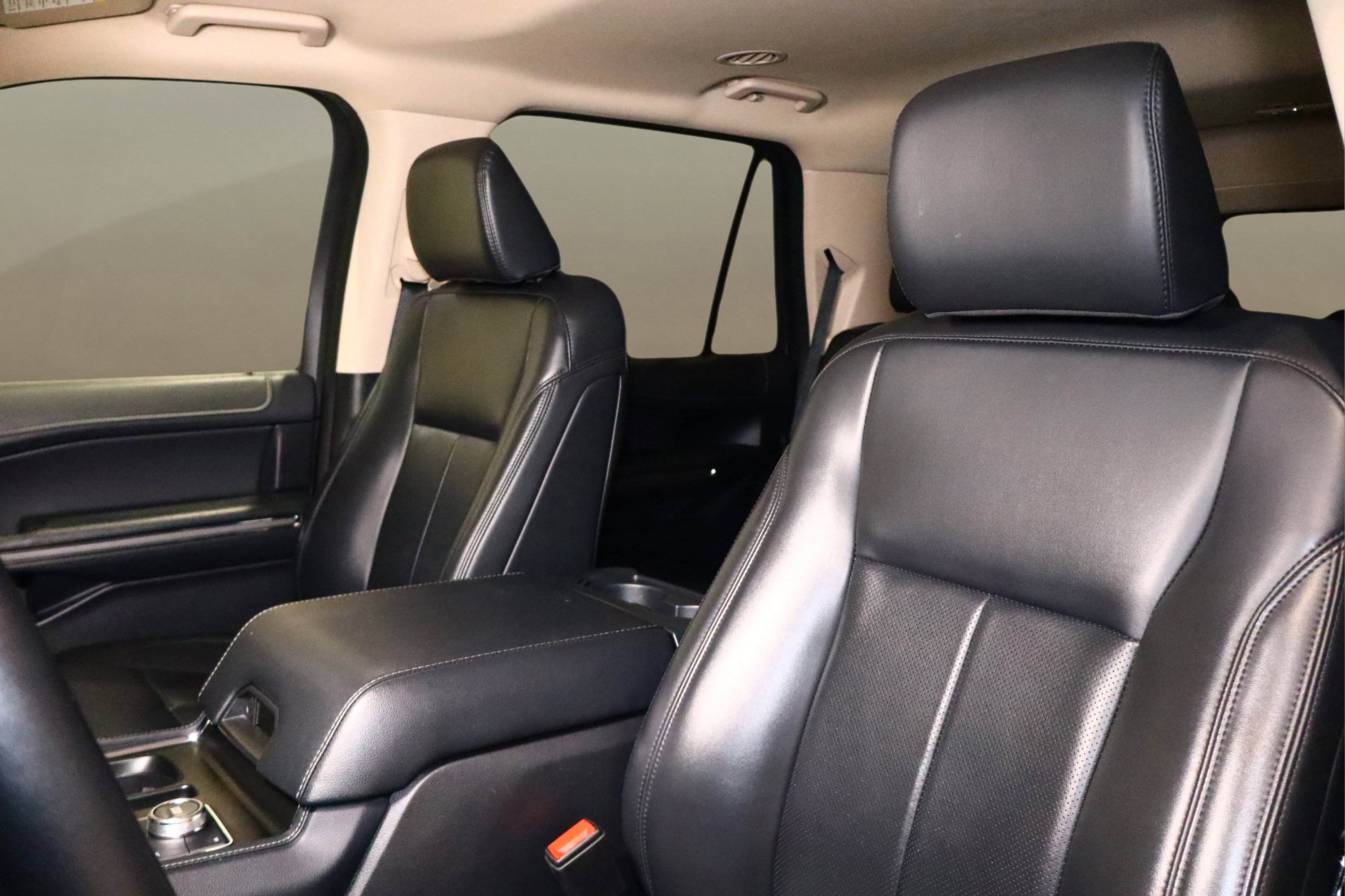 Used 2024 Ford Expedition XLT image 15