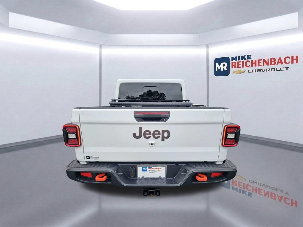 Used 2025 Jeep Gladiator Mojave w/ Technology Group AWD/4WD image 5