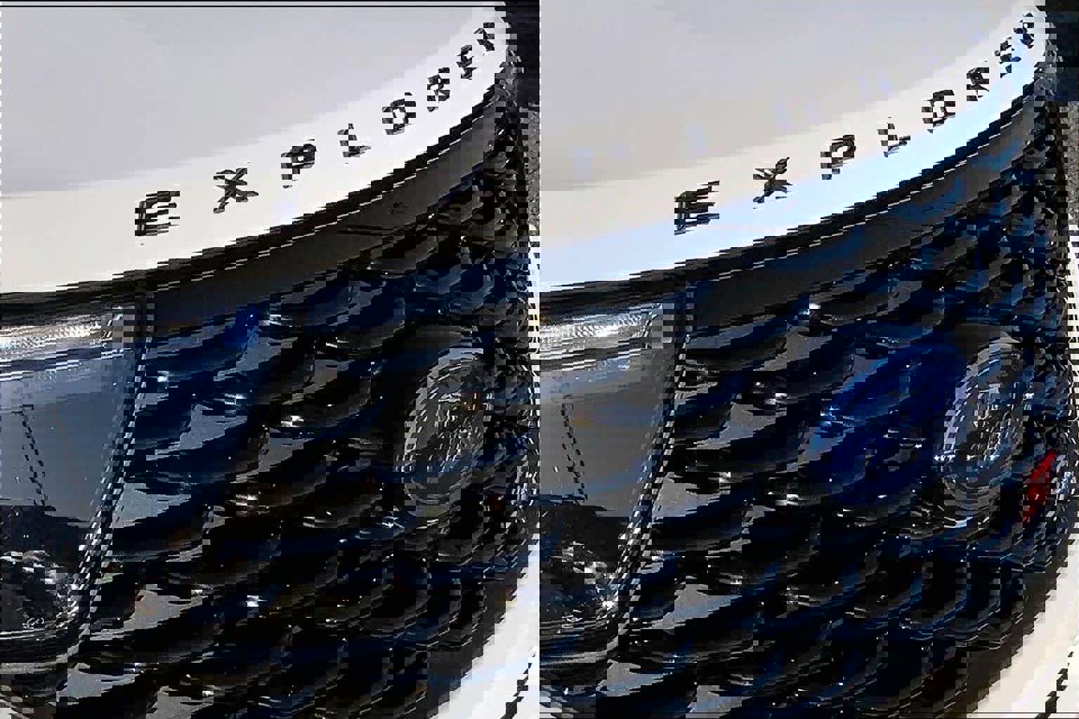 Used 2024 Ford Explorer ST-Line w/ Class IV Trailer Tow Package image 28