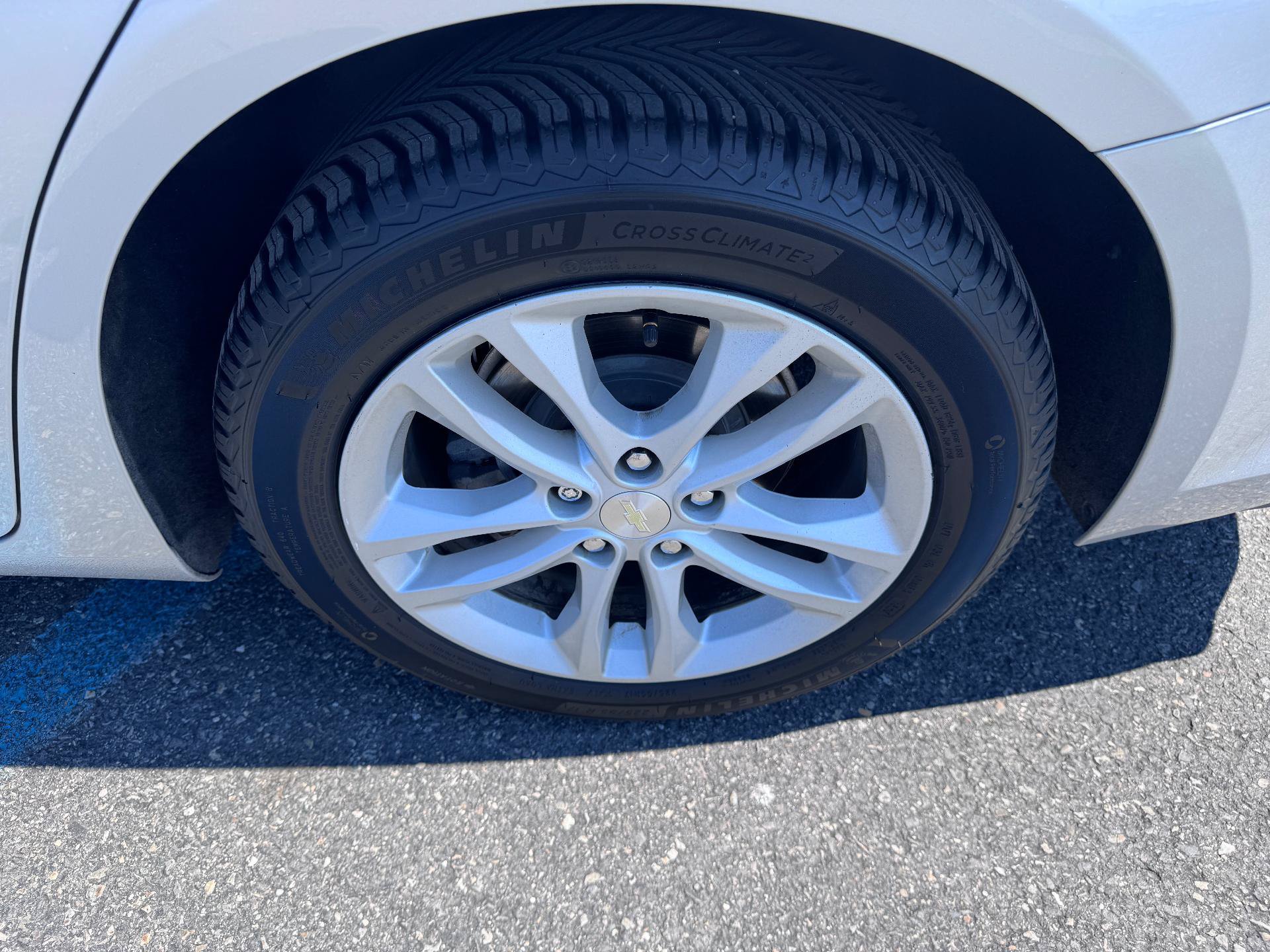 Used 2016 Chevrolet Malibu LT FWD image 33