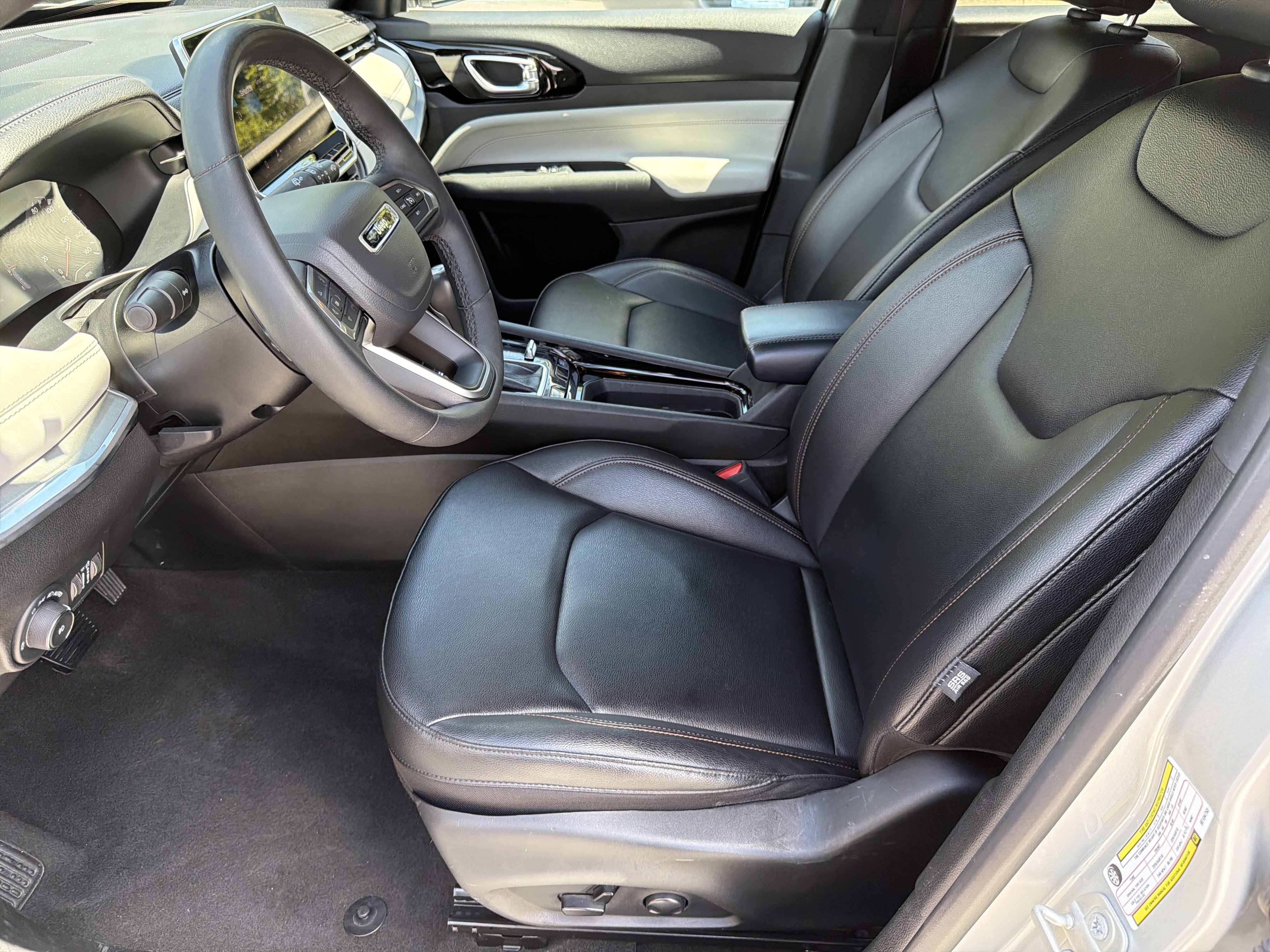 Used 2024 Jeep Compass Limited AWD/4WD image 11