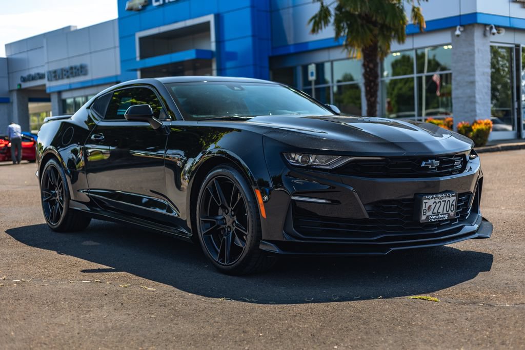 Used 2021 Chevrolet Camaro SS RWD image 6