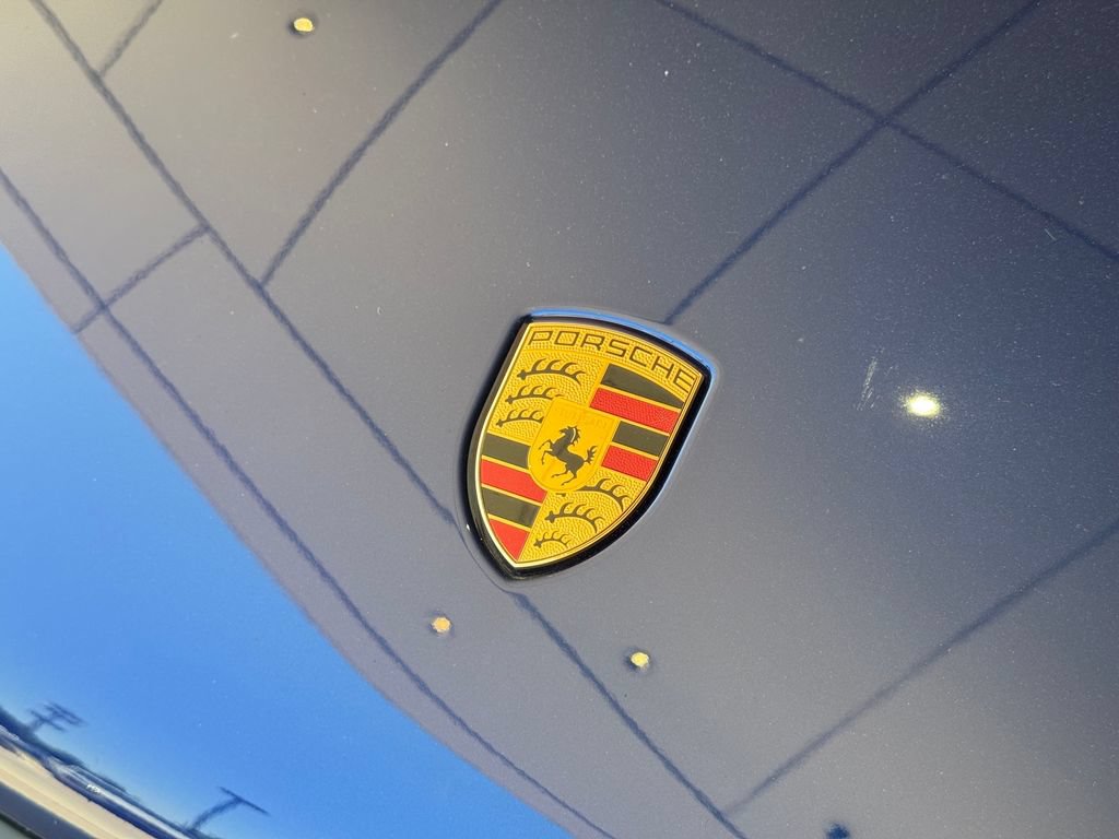 Certified 2026 Porsche Macan AWD/4WD image 11