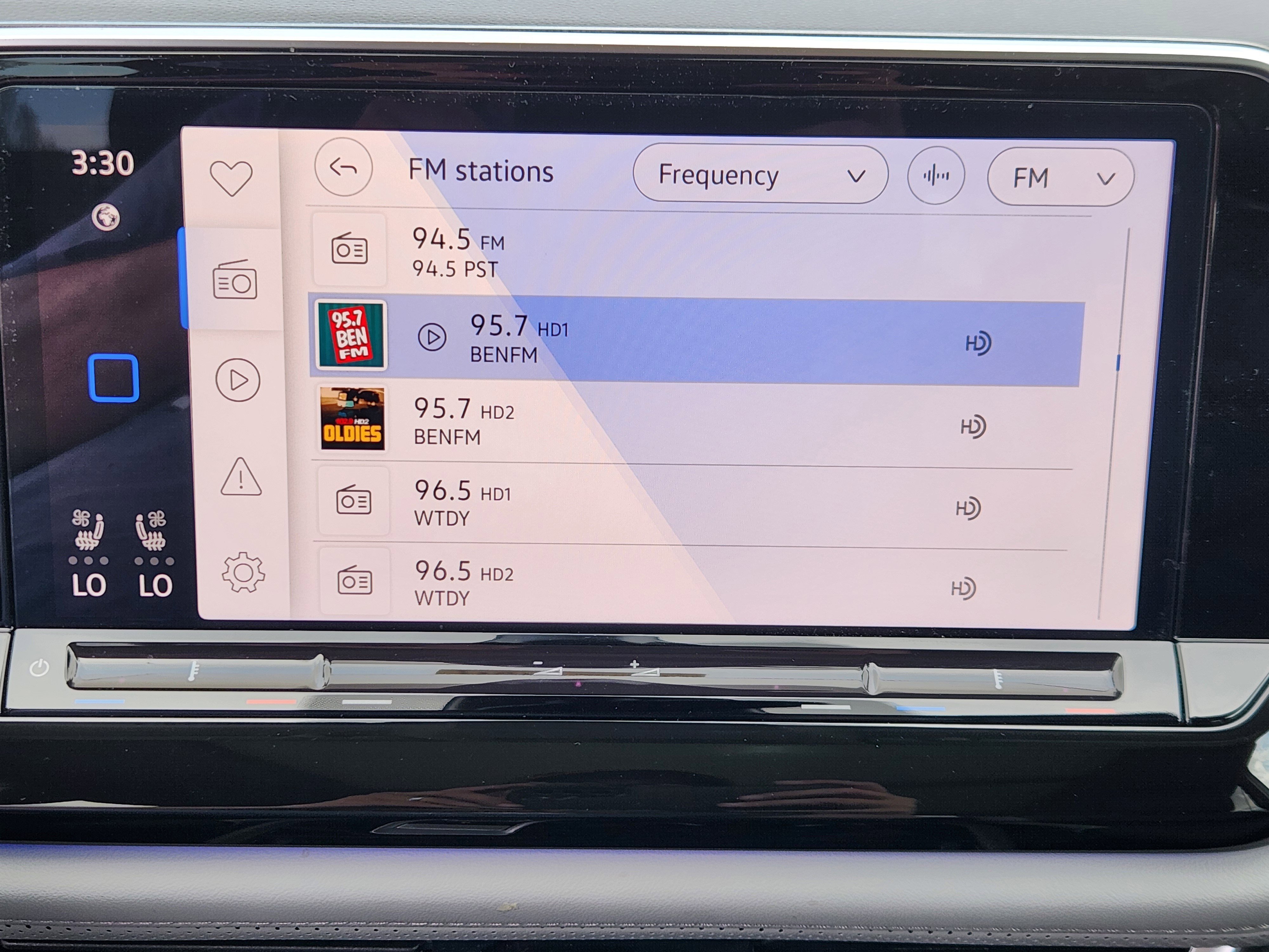 Certified 2025 Volkswagen Atlas Peak Edition SE AWD/4WD image 11